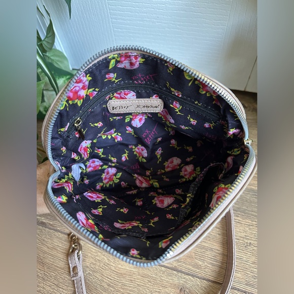 Betsey Johnson Margie Crossbody Tan Purse - Earth Tone Bag - Picture 6 of 8